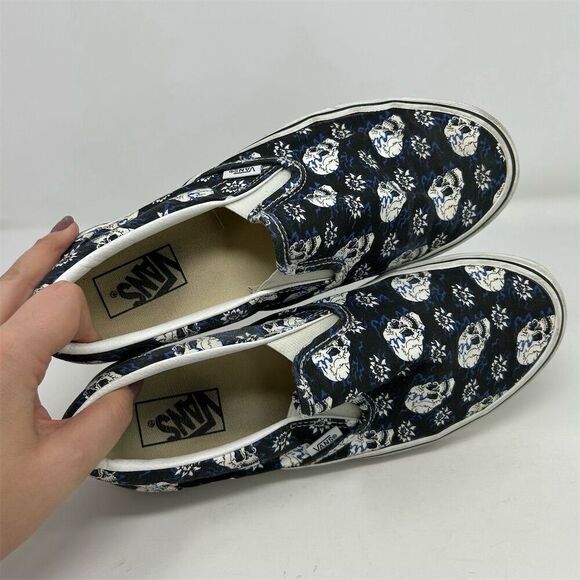 Vans Classic Slip-On Flash Black & Blue Skulls Unisex Shoes Size 11 Multicolor - Picture 12 of 14